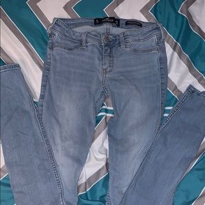 hollis yer light was jeans